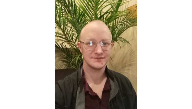 Photo of Roen Iridian (they/them), Tasmanian State Service.